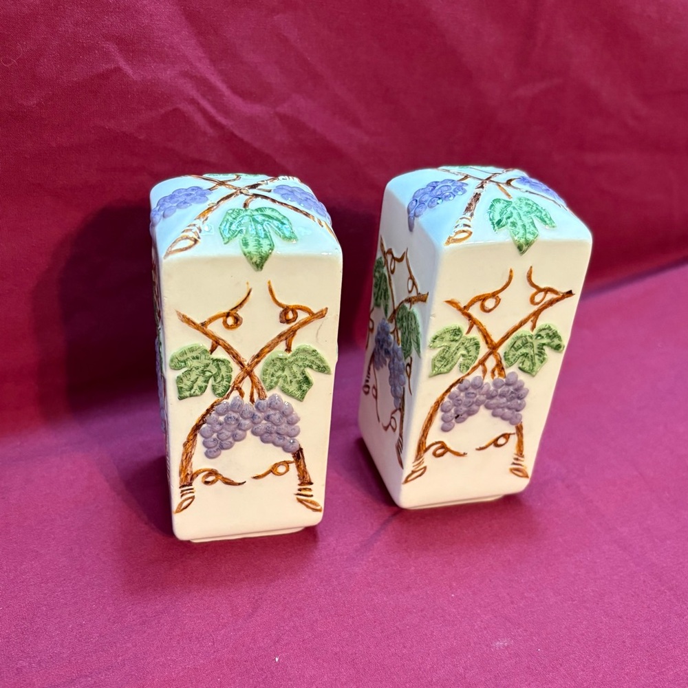 Vintage Beautiful Salt & Pepper Shakers - Purple & Green